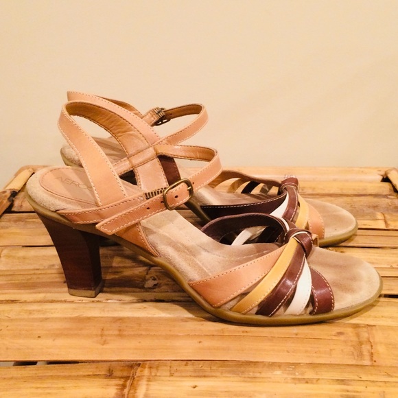 AEROSOLES Retro Leather Sandals - Picture 2 of 8